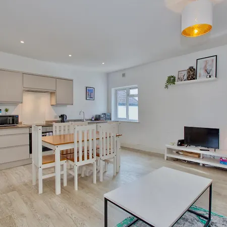公寓 Modern 5-beds - Centre - Free Parking - Temple - By Hinkley Homes Short Lets & Serviced
