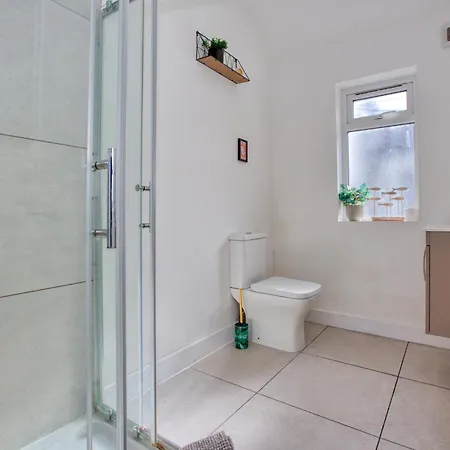 Modern 5-beds - Centre - Free Parking - Temple - By Hinkley Homes Short Lets & Serviced 布里斯托