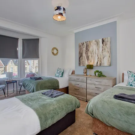 Modern 5-beds - Centre - Free Parking - Temple - By Hinkley Homes Short Lets & Serviced 公寓