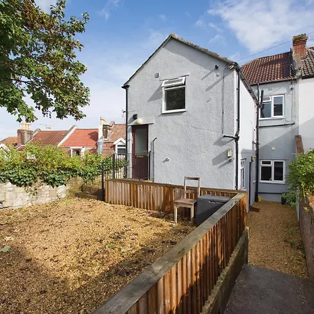 Modern 5-beds - Centre - Free Parking - Temple - By Hinkley Homes Short Lets & Serviced
