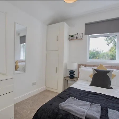 公寓 Modern 5-beds - Centre - Free Parking - Temple - By Hinkley Homes Short Lets & Serviced *